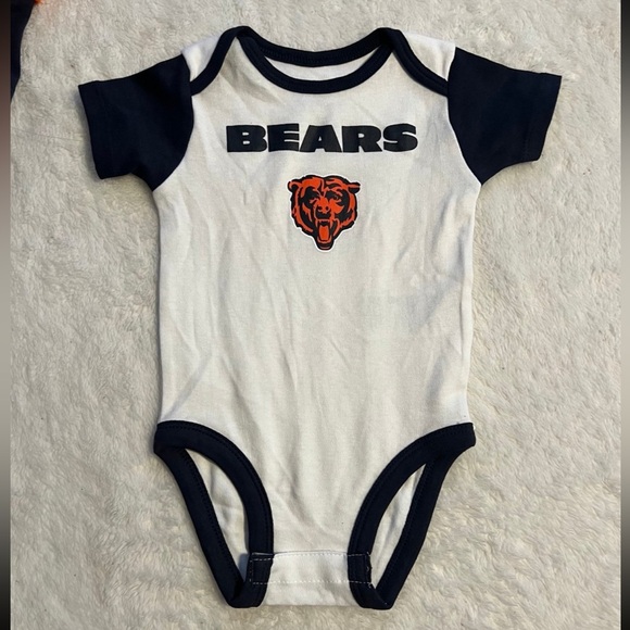 Set of 3 Chicago Bears Onesies, Size 3-6 months, NWOT - Picture 3 of 4